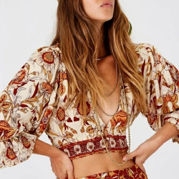 Jen's Pirate Booty Floral Crop Top - Cream and Red - Picture 2 of 5